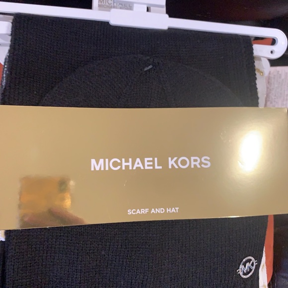 Holiday gifts michael kors Hat and scarf set $40 each - Picture 3 of 5